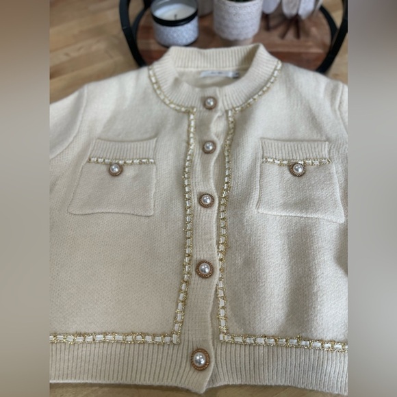 Knit Mix Women Cropped Cardigan Sweater With Button Closure - Picture 3 of 9